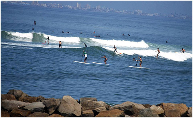 In the coming days, La Pampilla Beach in Miraflores, Lima, Peru will gather the best SUP Surfers and Racers and Paddlboarders with over 150 athletes and 23 countries from all over the world. Photo: ISA/Marotta