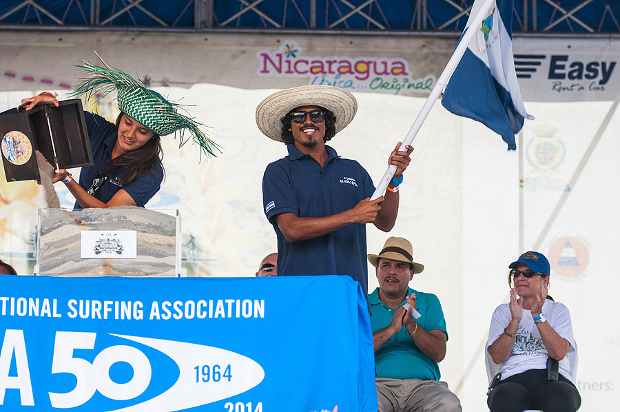 The host country, Team Nicaragua, topping off the Sands of The World. Photo: ISA/Rommel Gonzales