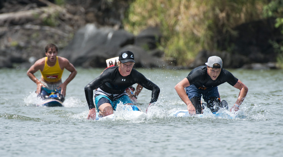 Australian Rhys Burrows (right) won the Gold Medal and New Zealand’s Sam Shergold won the Silver Medal in the Men’s Paddleboard Long Distance race. Photo: ISA/Michael Tweddle
