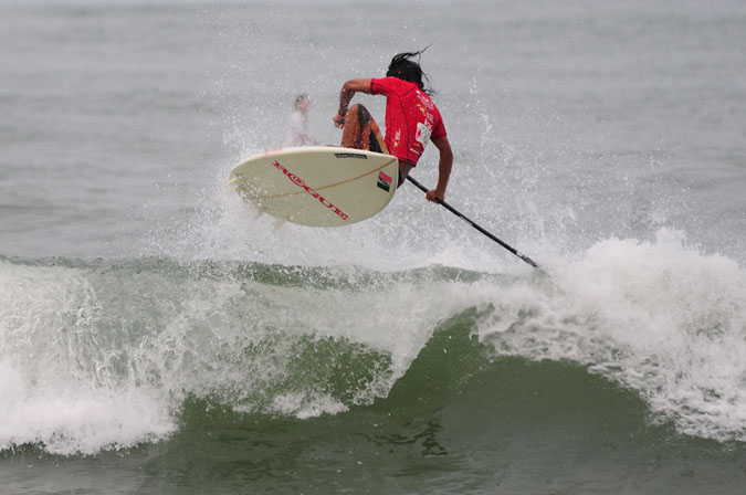 Mexico’s Fernando Stalla, who will be back to compete this year, boosts during the inaugural World SUP and Paddleboard Championship last year in Peru. Photo: ISA/Tweddle  