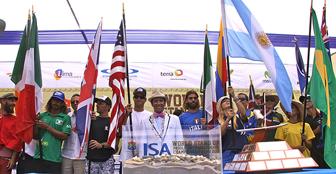 ISA President Fernando Aguerre with the Sands of the World during the Opening Ceremony of the ISA’s inaugural World SUP and Paddleboard Championship in 2012.
